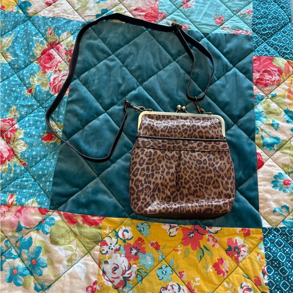 BUENO Leopard Purse